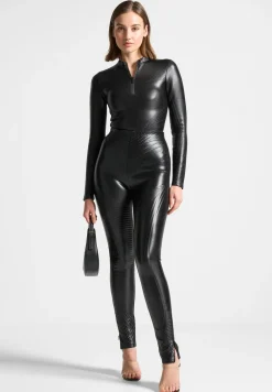 Debossed Contour Leggings