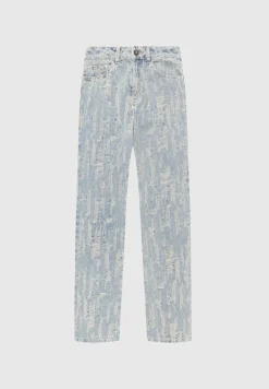 Distressed Boyfriend Jeans