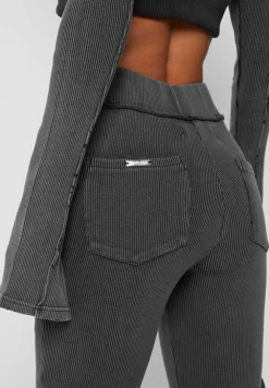 Ribbed Flared Leggings